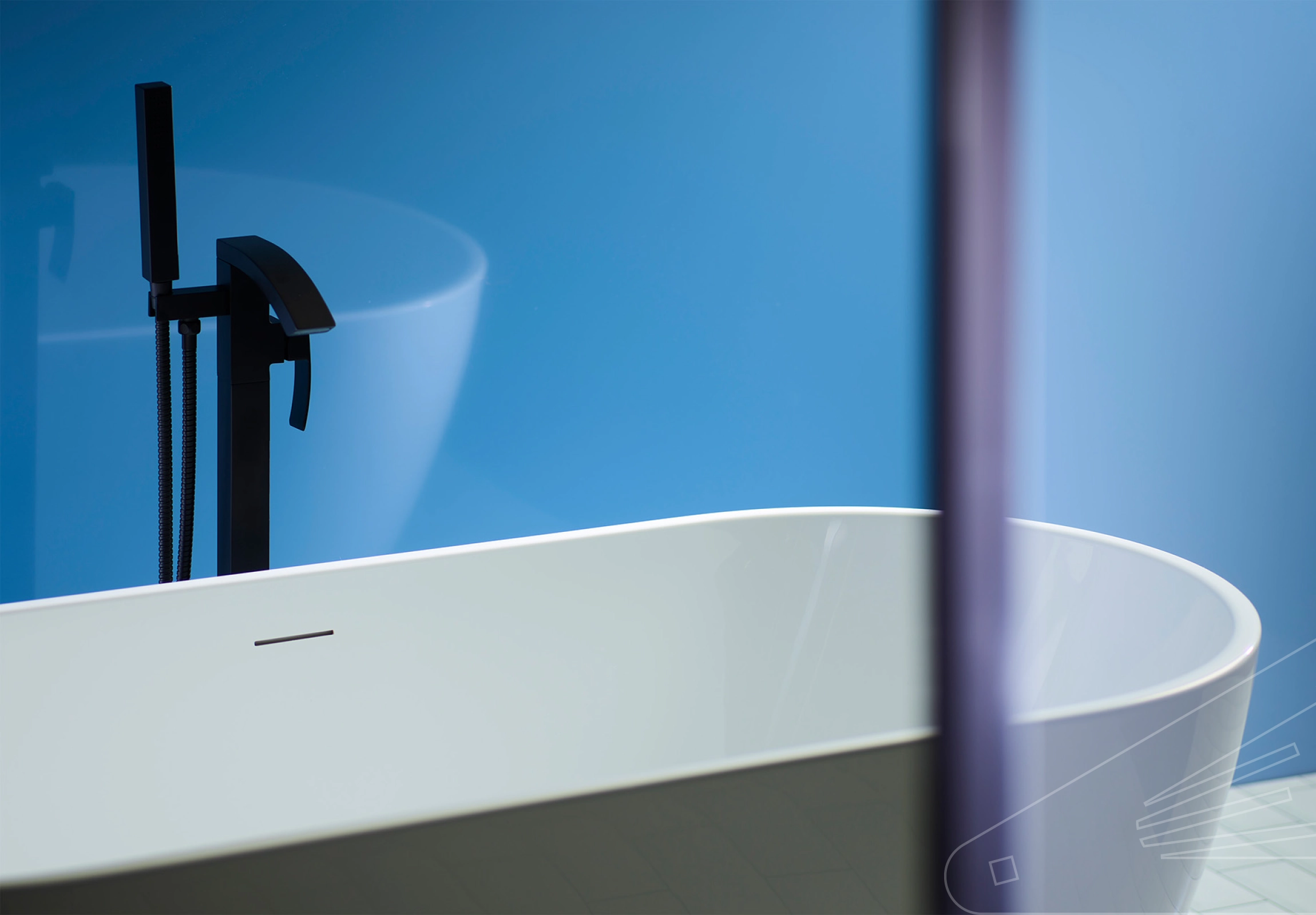 Lagoon Gloss Cladding installed in a bathroom showing a white bath.
